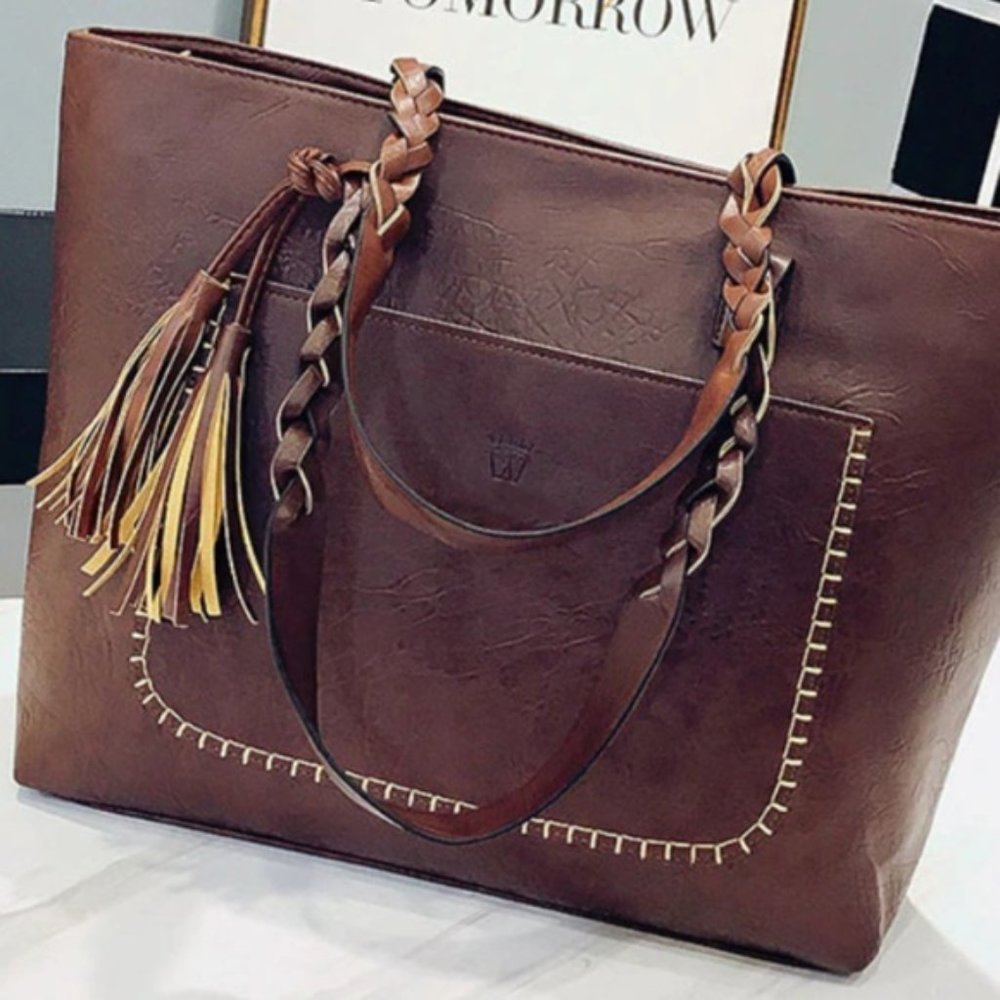 Duke Hudson- Leather Shoulder Bag - Picture 8 of 9